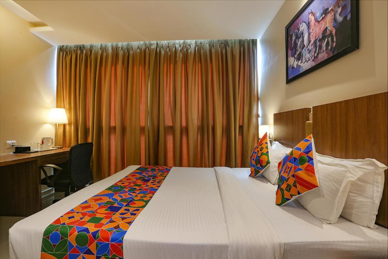 FabHotel Royal International Bombay Esterno foto